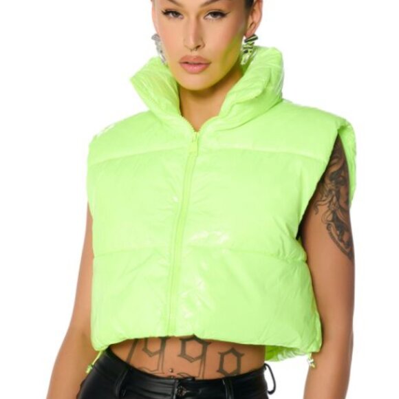 AKIRA Jackets & Blazers - Akira Crop Puffer Vest | M